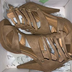 Brown/nude heels